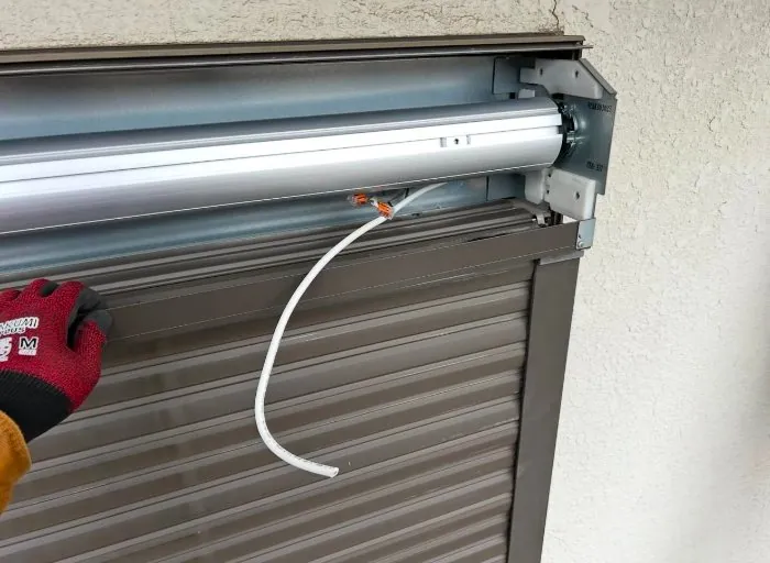 電動シャフトの取付と配線
